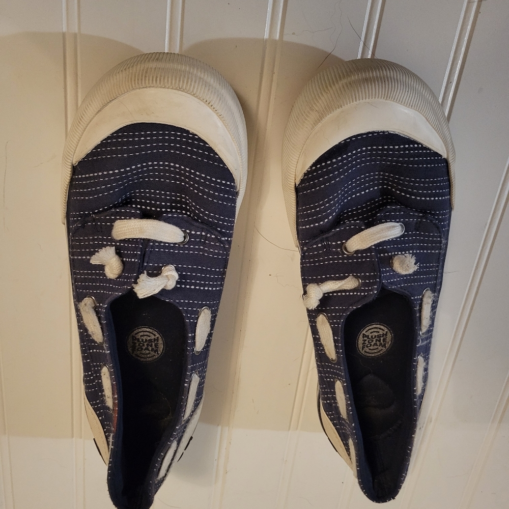 Womens Slip on sneakers